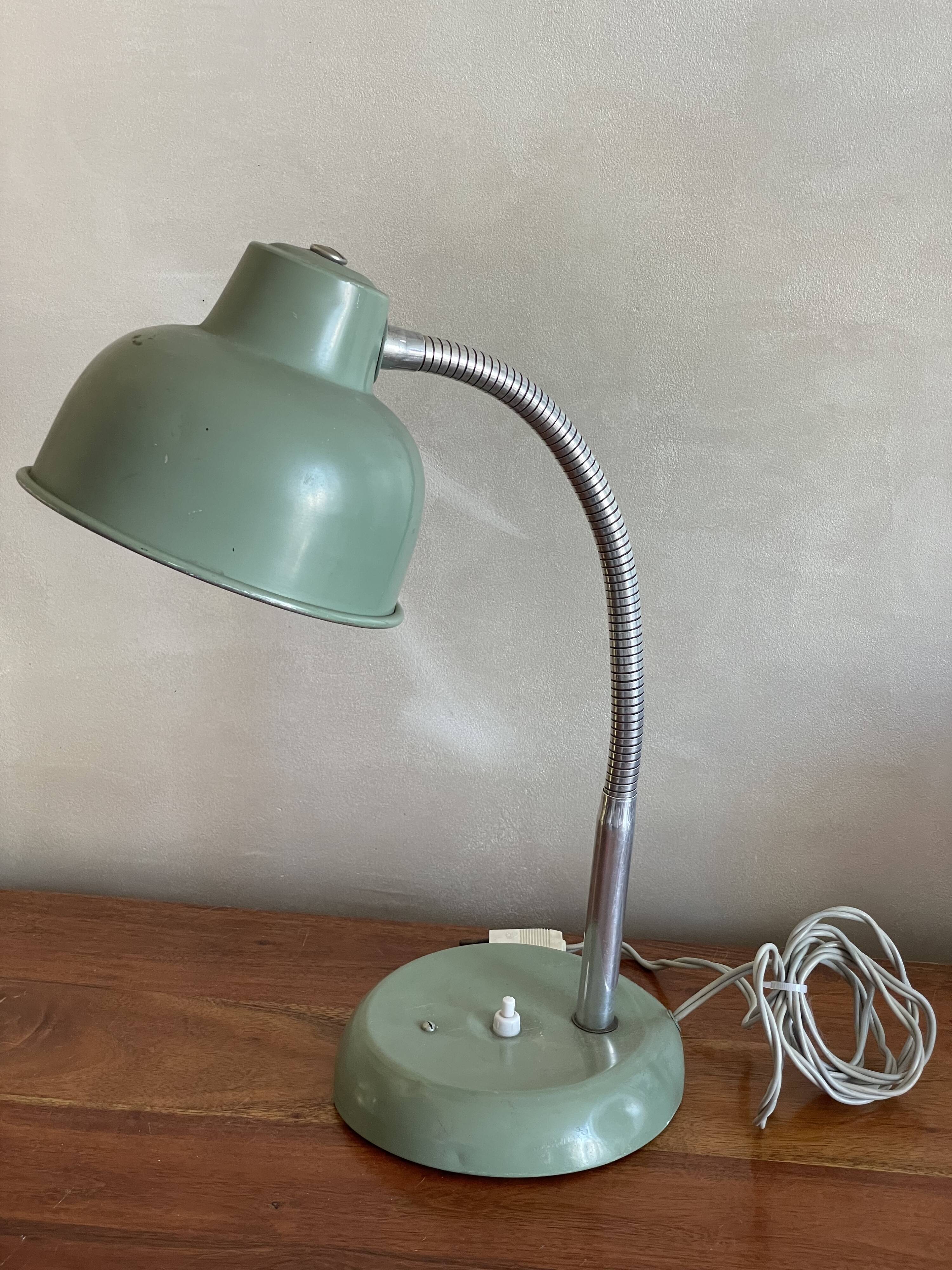 Industrial articulated lamp