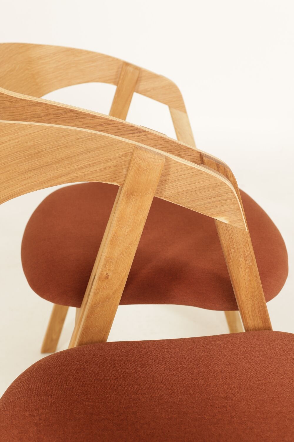 Set of 6 Dining Chairs – Natural Oak & Terracota Upholstery