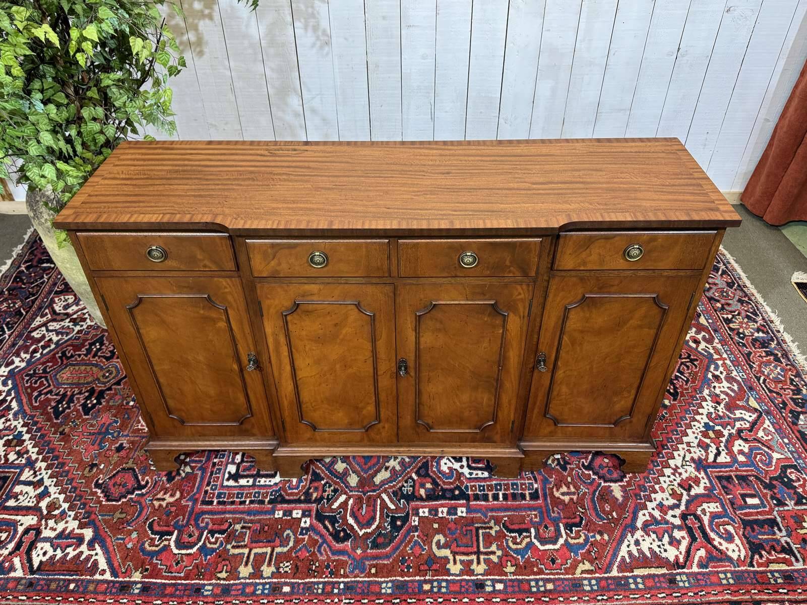 Enfilade with 4 English doors from the 1950s in mahogany.