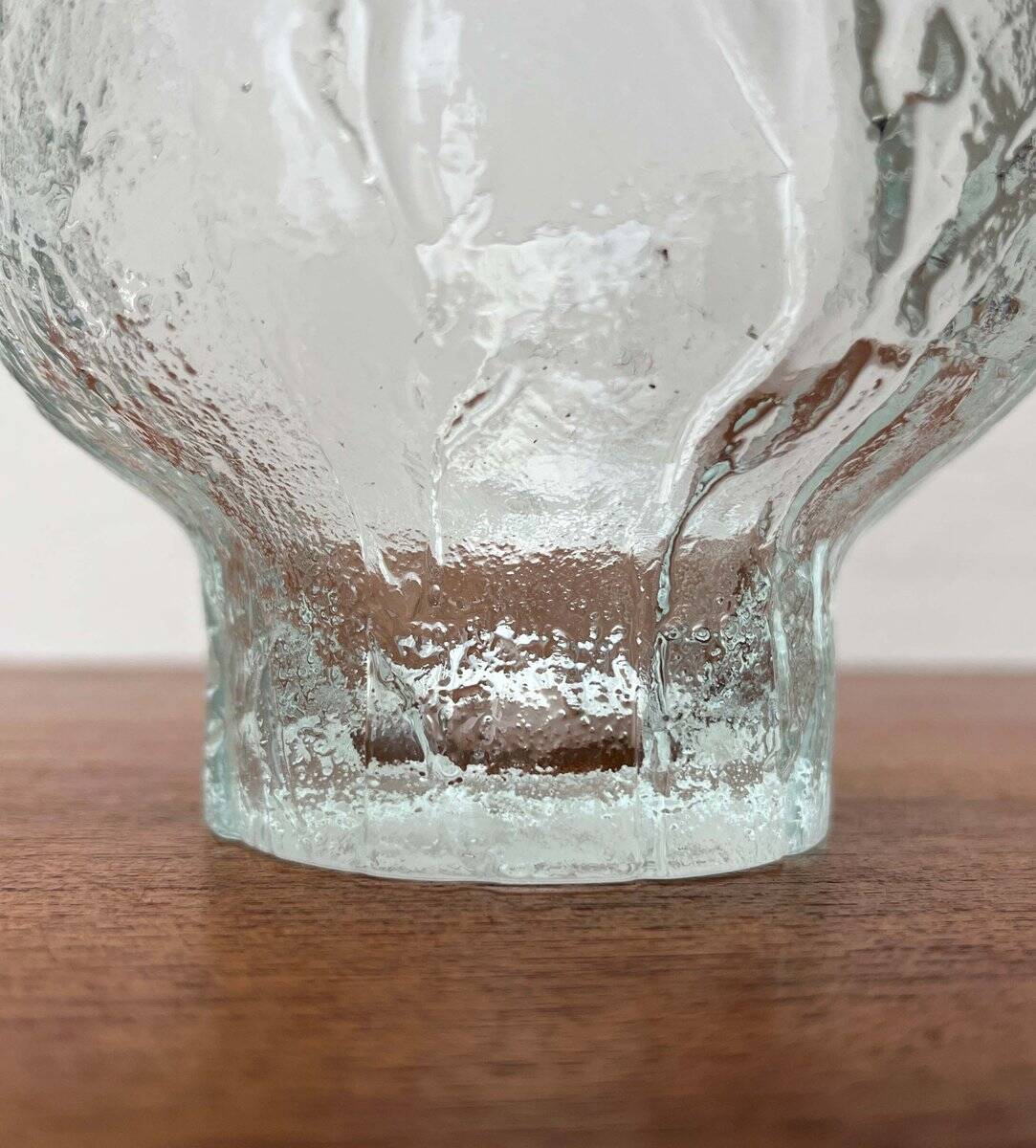 Modern glass bowl from the mid-century by Heiniä Kainalossa for Humppila, Finland, 1960s.