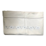 drap ancien brodé motif fleurs