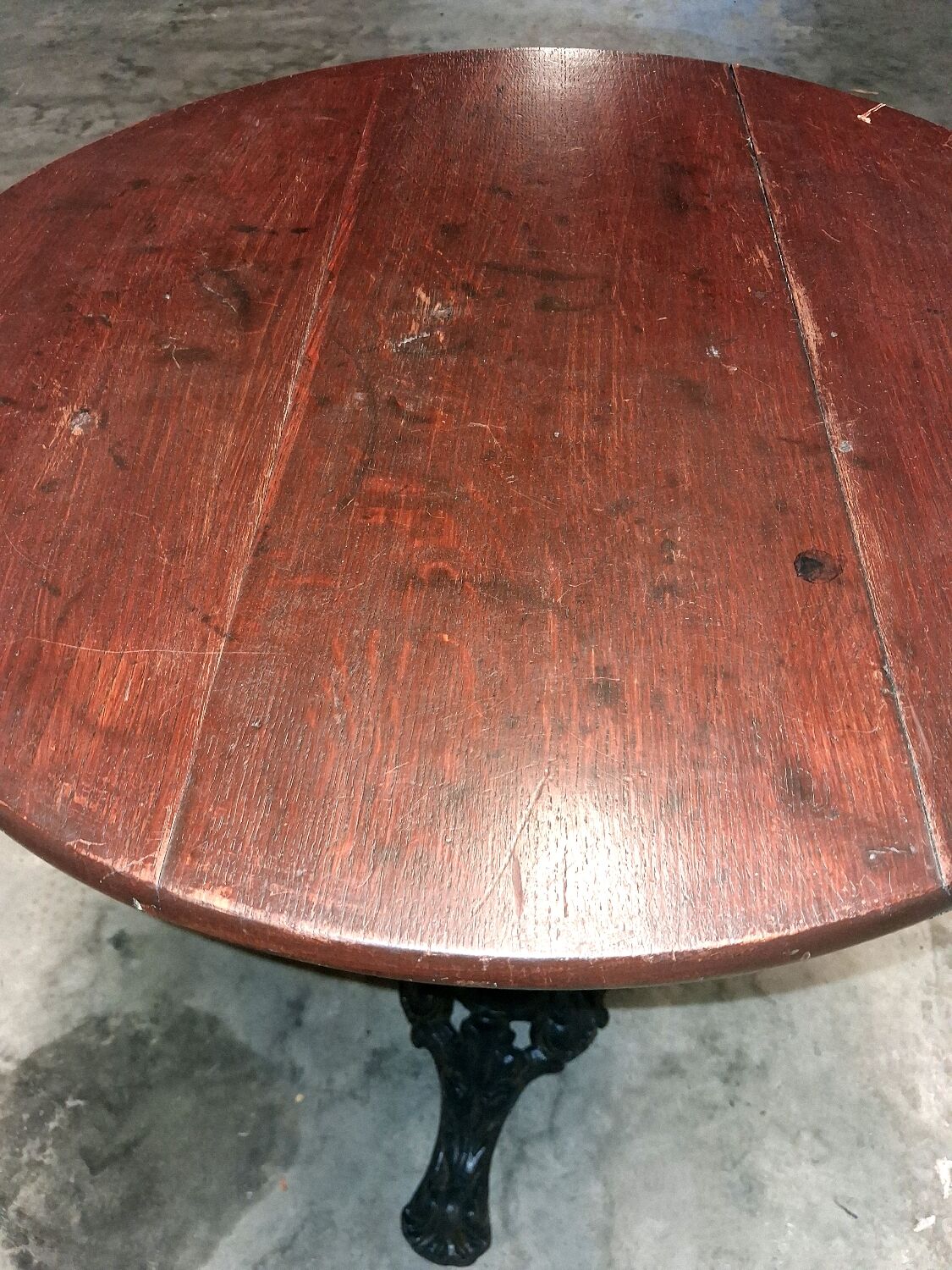 Country bistro guéridon table