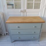 Re-enchanted chest of drawers in verdigris, wooden top protected by varnish. 3 t furniture