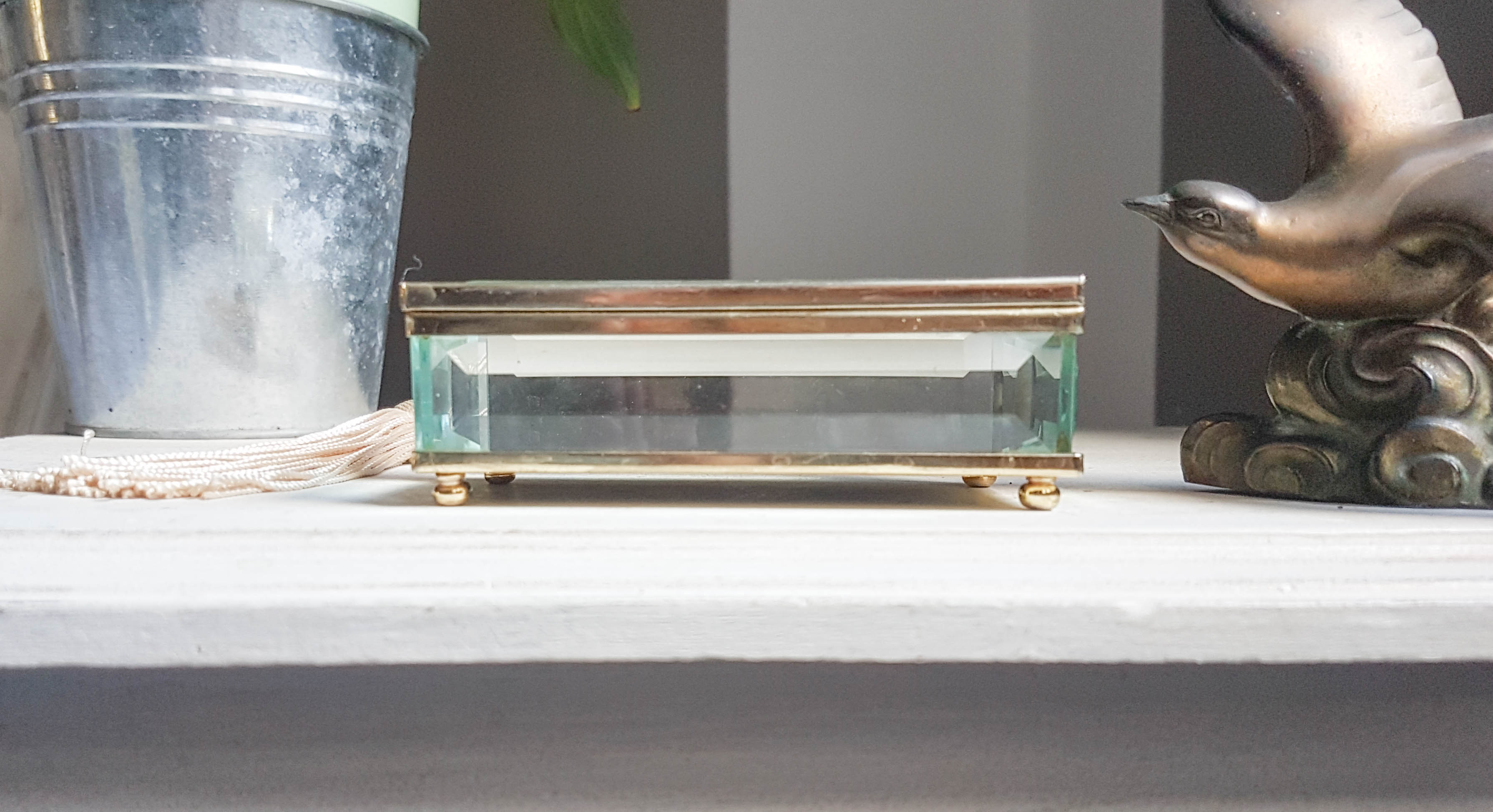 Glass jewelry box