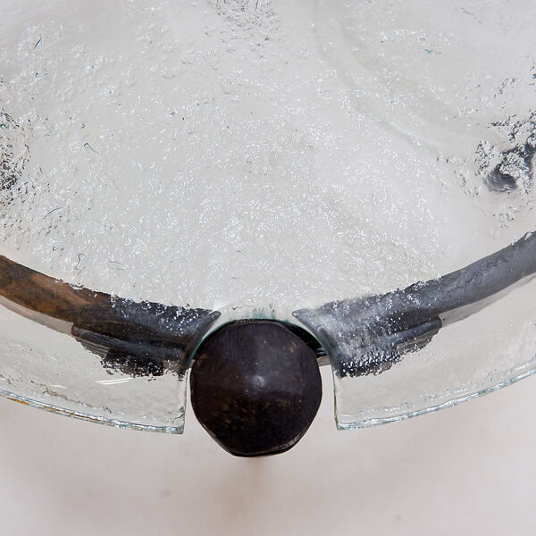 Table d'appoint ronde en fer forgé avec verre texturé - Années 1980