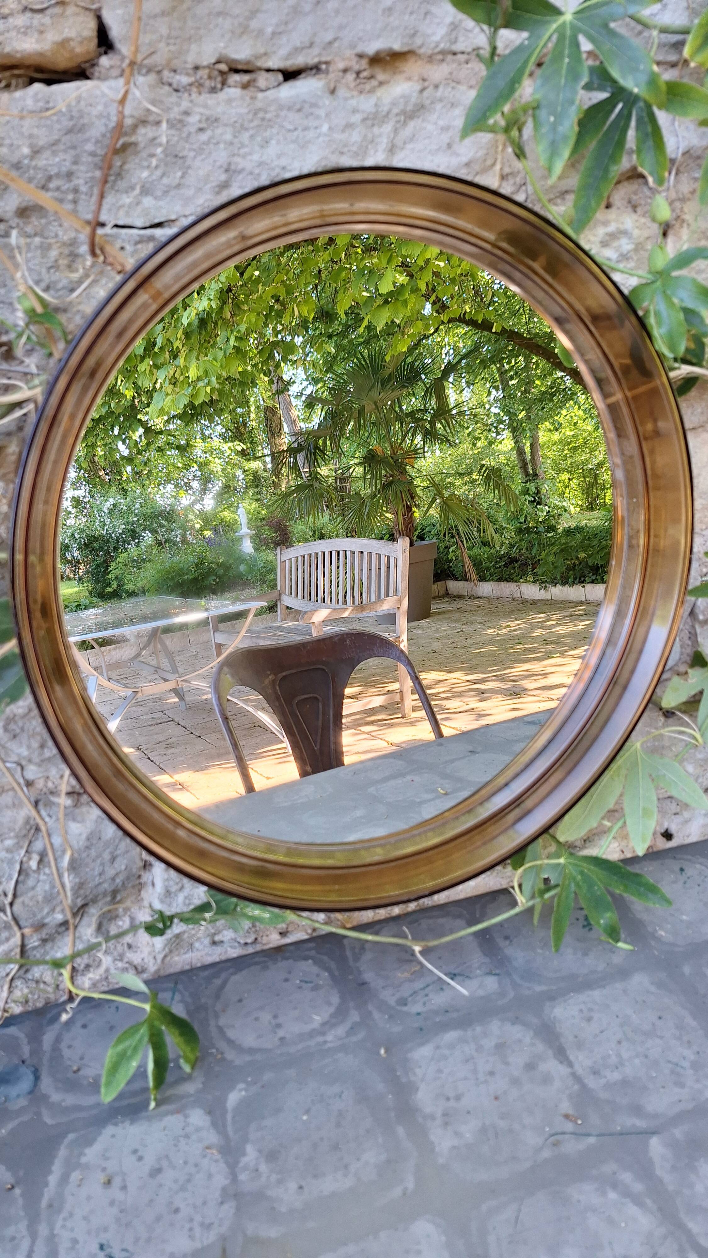 Gilac Mirror
