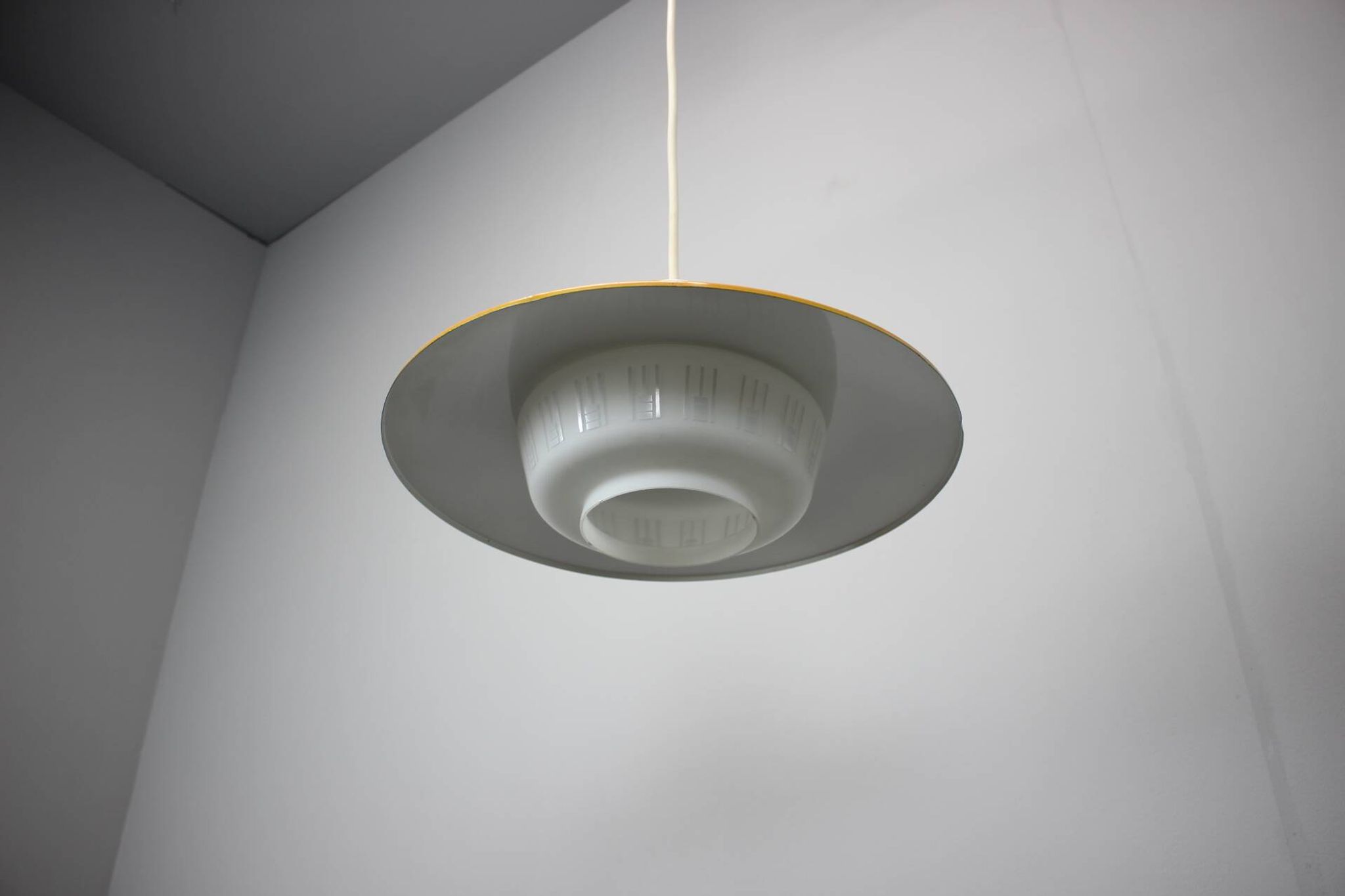 Suspension Mid-Century par Napako, années 1960, Tchécoslovaquie