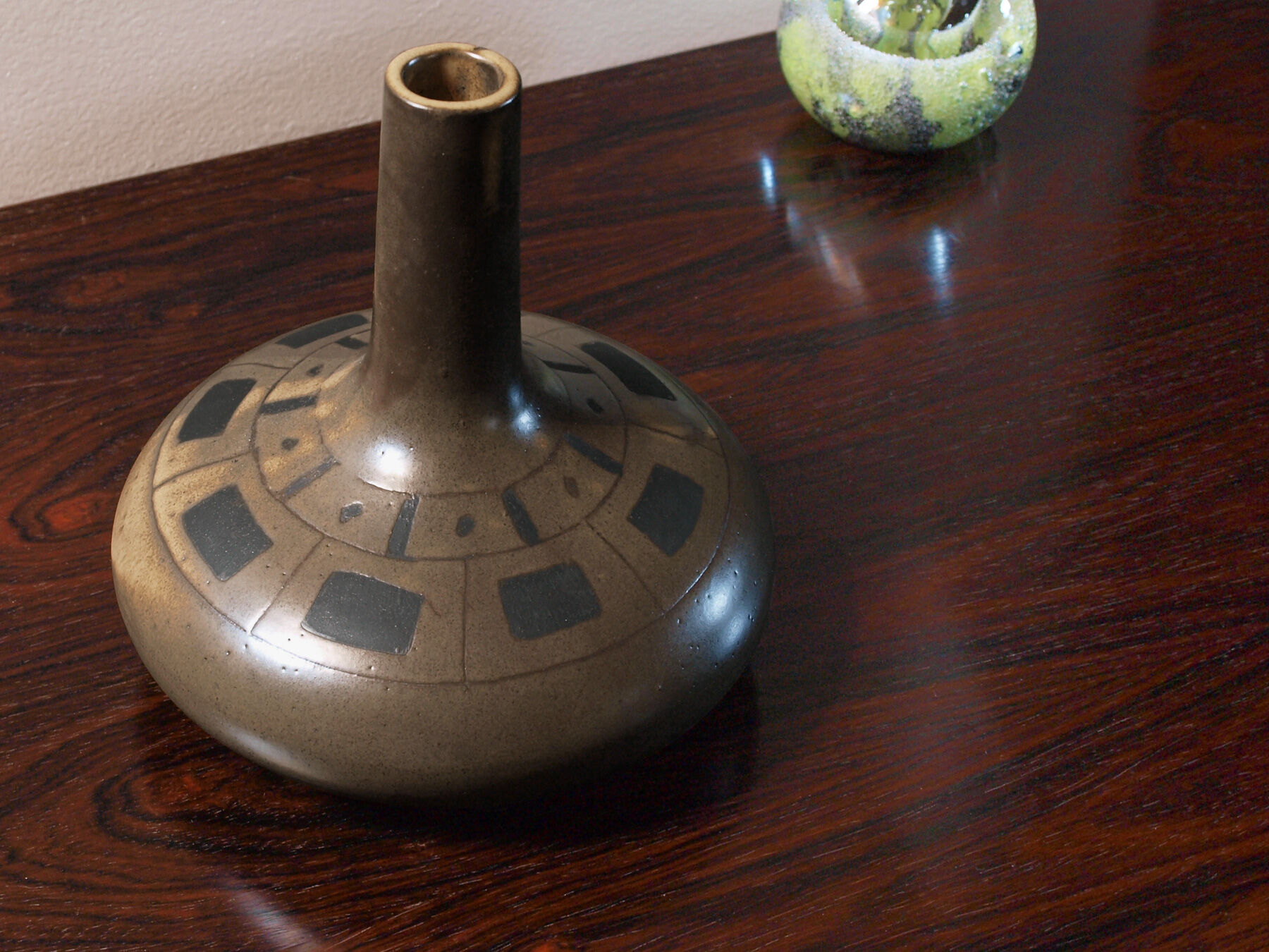 Ceramic vase, pottery of the Kings of Mallorca, Perpignan