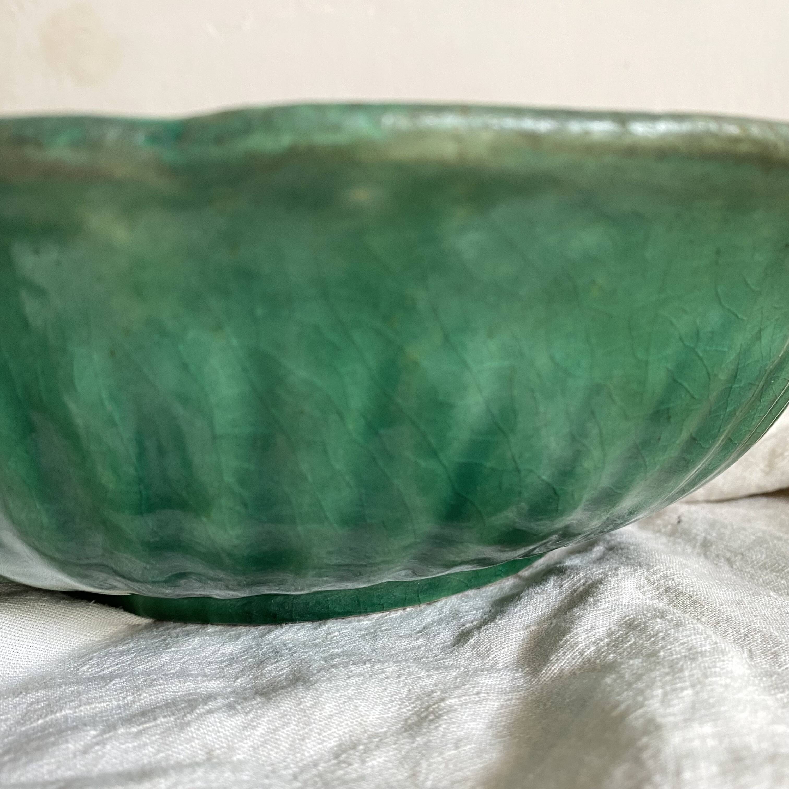 Salad bowl, fruit bowl in green ceramic