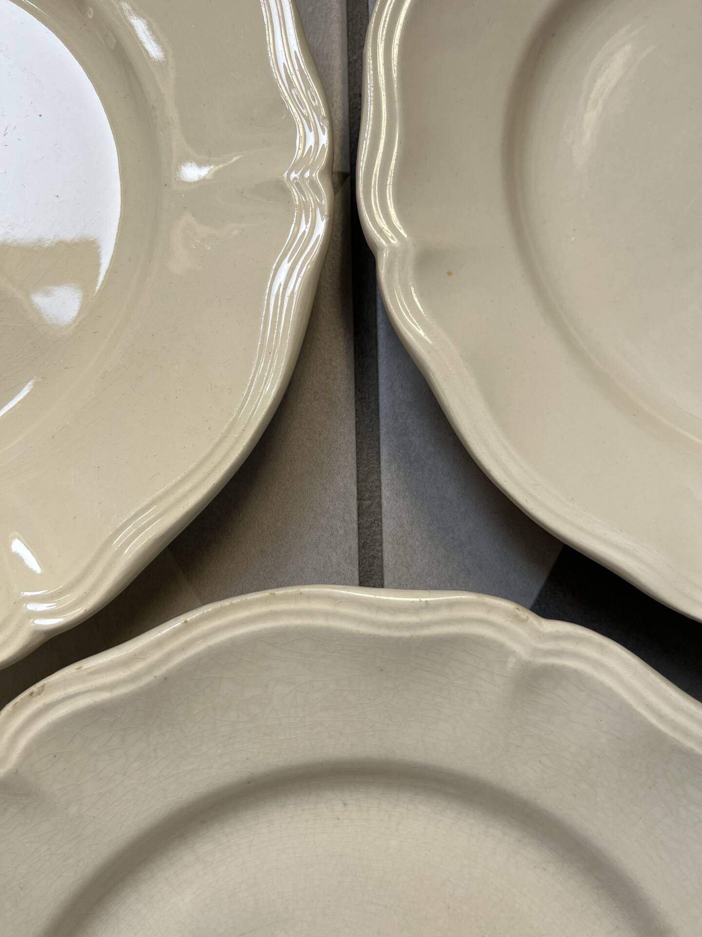 Set de 3 assiettes plates ivoire Digoin Sarreguemines