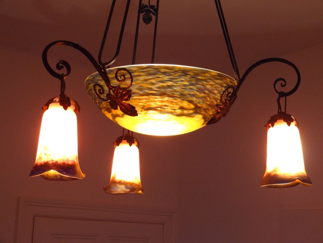 Art Deco Lustre Noverdy France in beaten iron