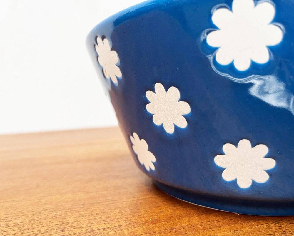 German ceramic bowl from the mid-century by Wächtersbach, 1960s.