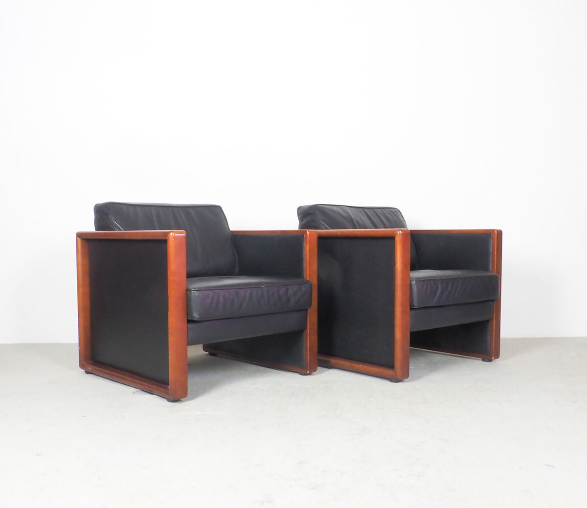 2 vintage Walter Knoll leather lounge chairs, 1970's