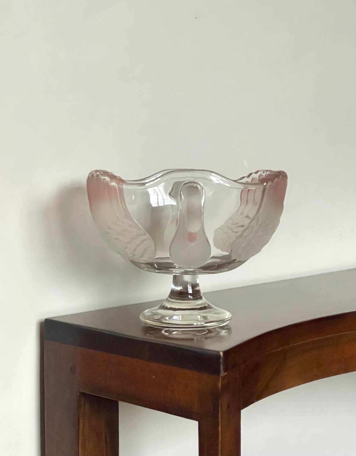 Moulded glass swan bowls