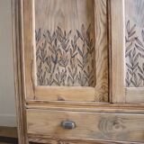 Armoire parisienne décor floral peint à la main