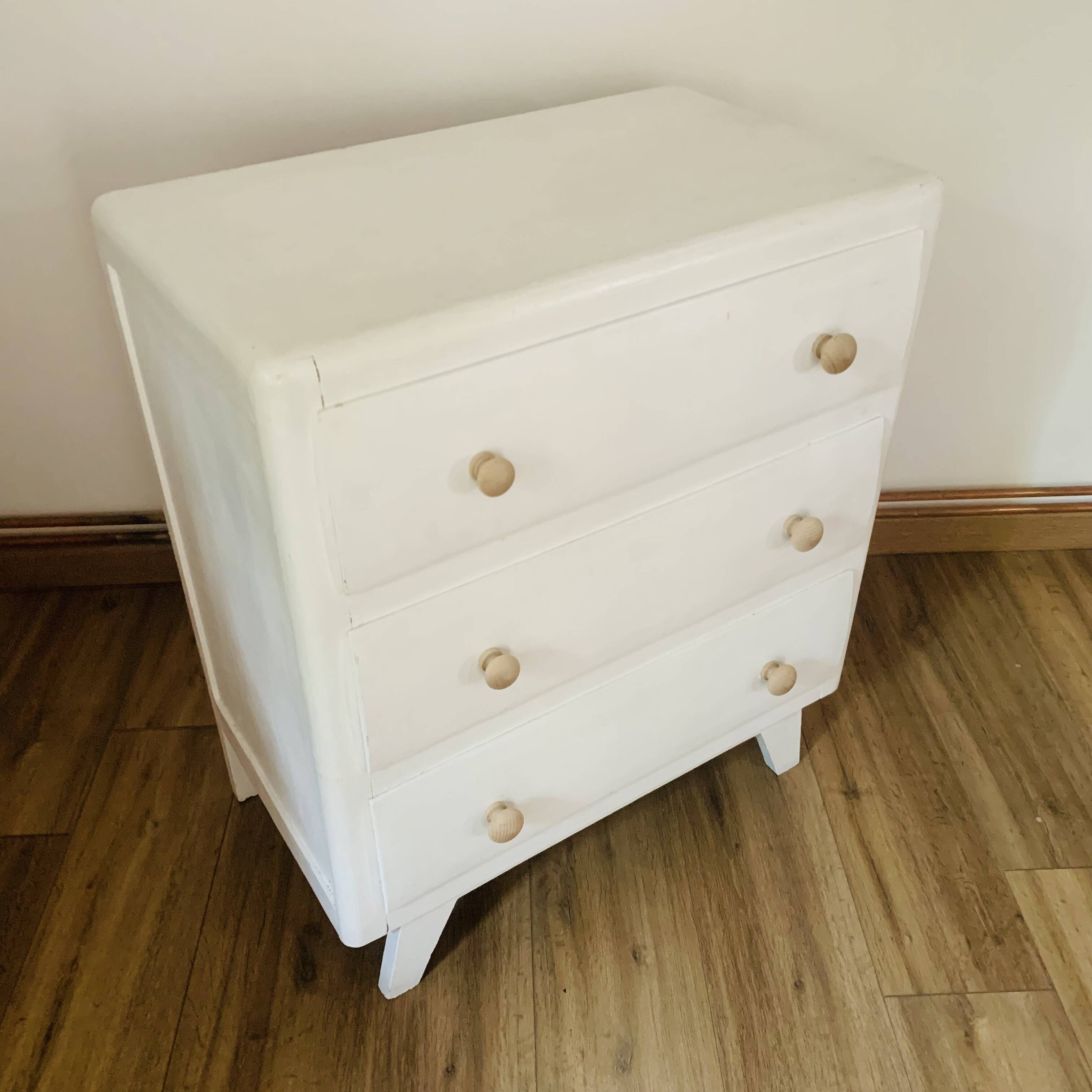 Vintage chest of drawers
