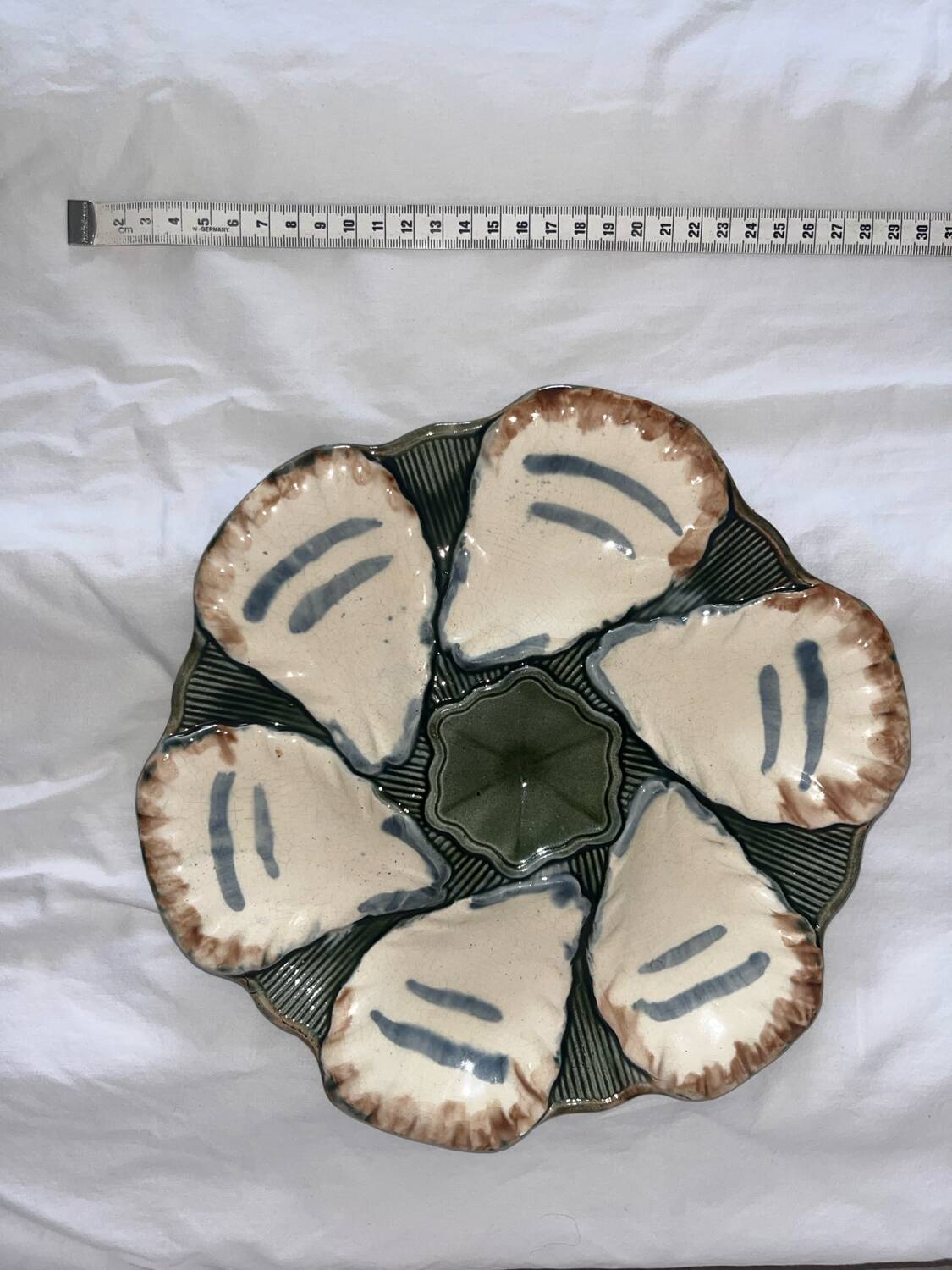 Old Terre de Fer oyster plate – Longchamp 1920, earthenware