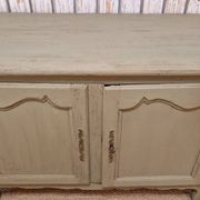 Buffet Louis XV patiné vert méridionale