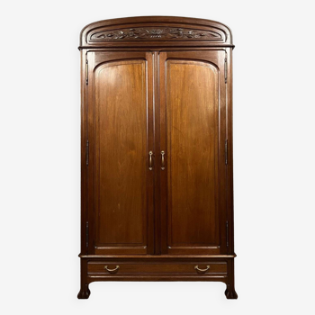 Armoire époque Art Nouveau en acajou vers 1900