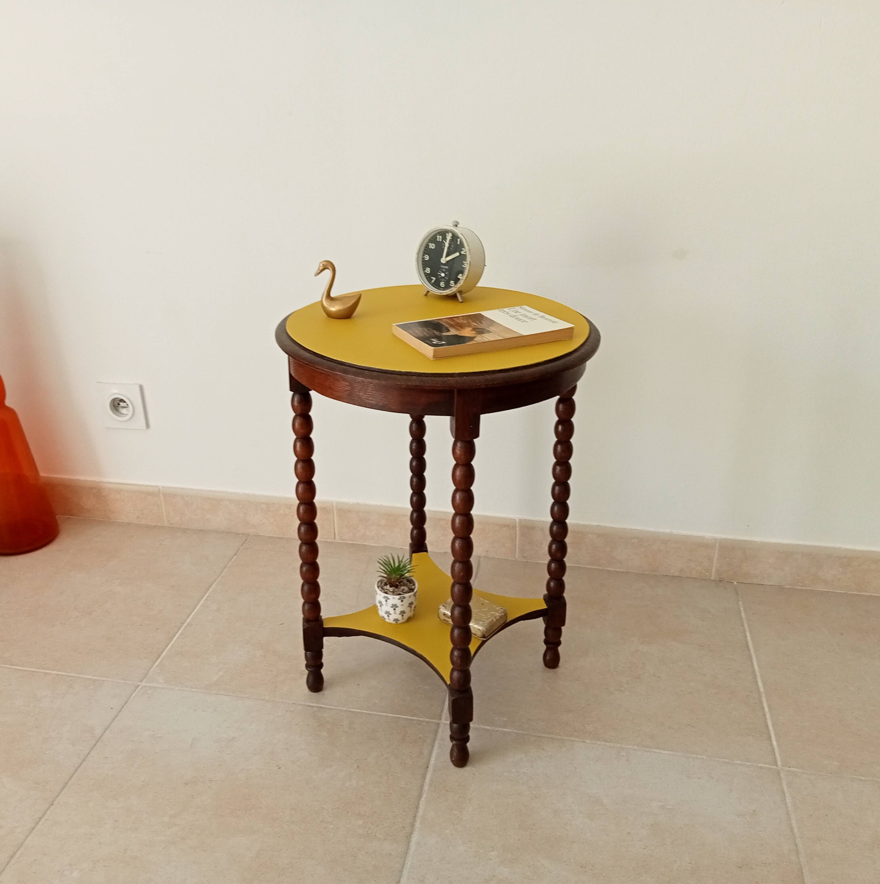 Old pedestal table, early 20th century, turned wooden legs