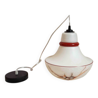 Suspension Années 70 Opaline blanche effet givré et marbré Hauteur 120 cm