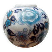 round porcelain vase from China, 19th century, glazed, diameter 11 cm, height 10 cm
