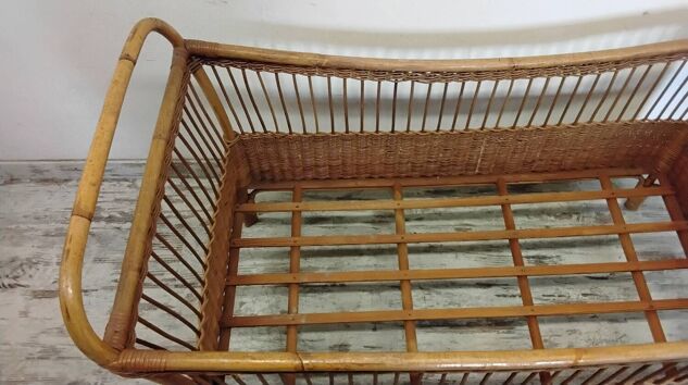Lit enfant en rotin vintage