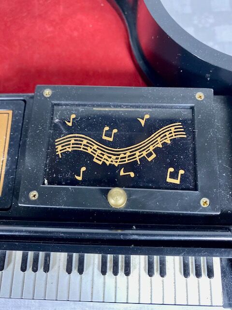 Boîte à musique et à bijoux