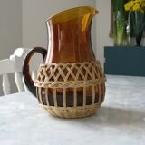Carafe in glass and wicker