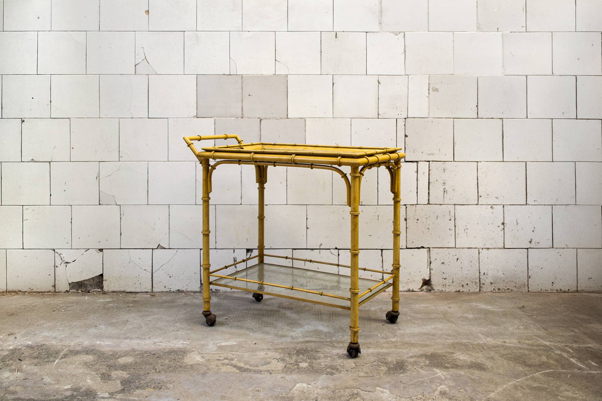 Carrello metallo laccato e vetro con vassoio Italia Anni '50