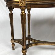 Banquette de piano de style Louis XVI bois doré foncé de canne