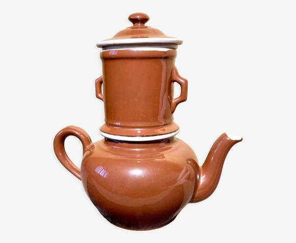 Cafetière brune avec filtres Terre de Fer complète