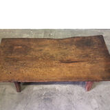 Table basse en noyer et fer forgé du XVIIIe siècle