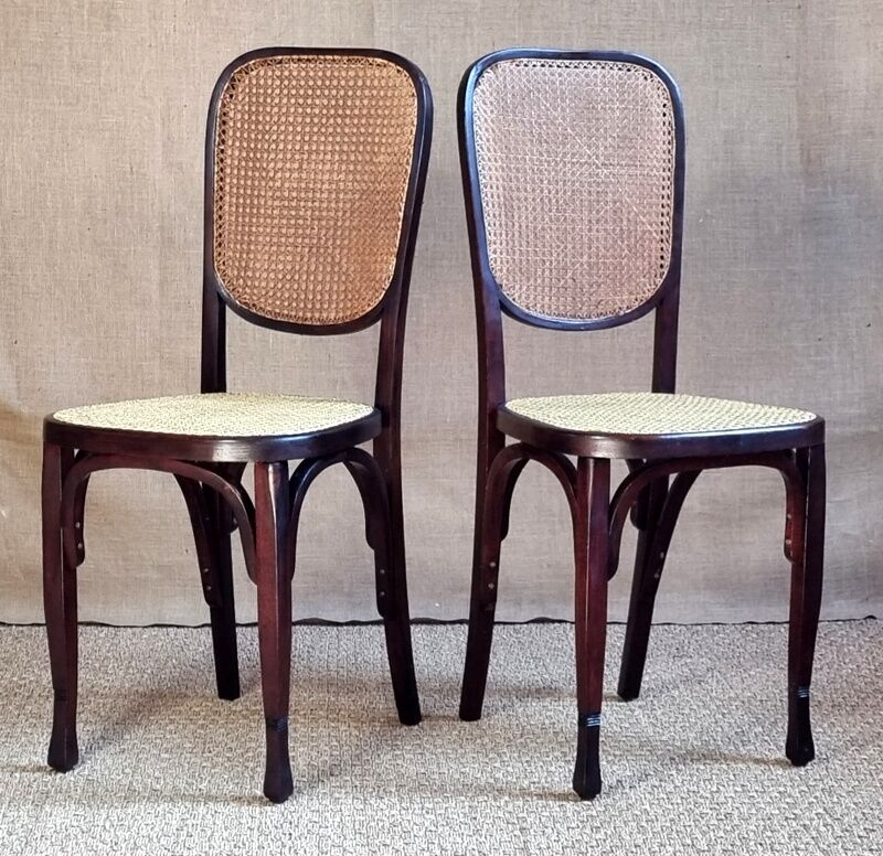Pair of Viennese bistro chairs in curved wood early twentieth century