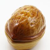 Nut-shaped box in dabbling