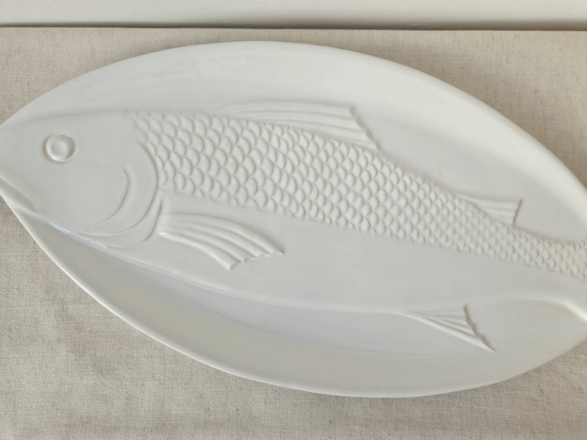 Large vintage ceramic plate "Fish" from Portugal -