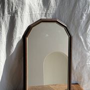 Petit miroir arrondi, cadre en bois, encadrement doré H49,5