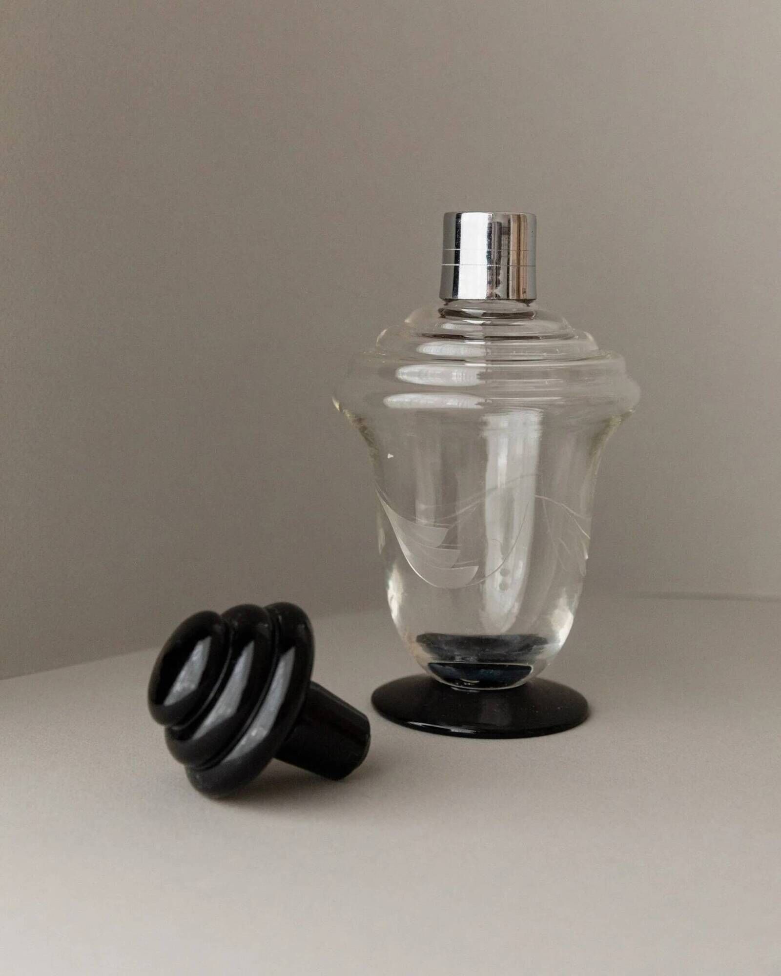 Transparent Murano glass decanter with black stopper and silver neck collar, Art Deco, 1930s Italy
