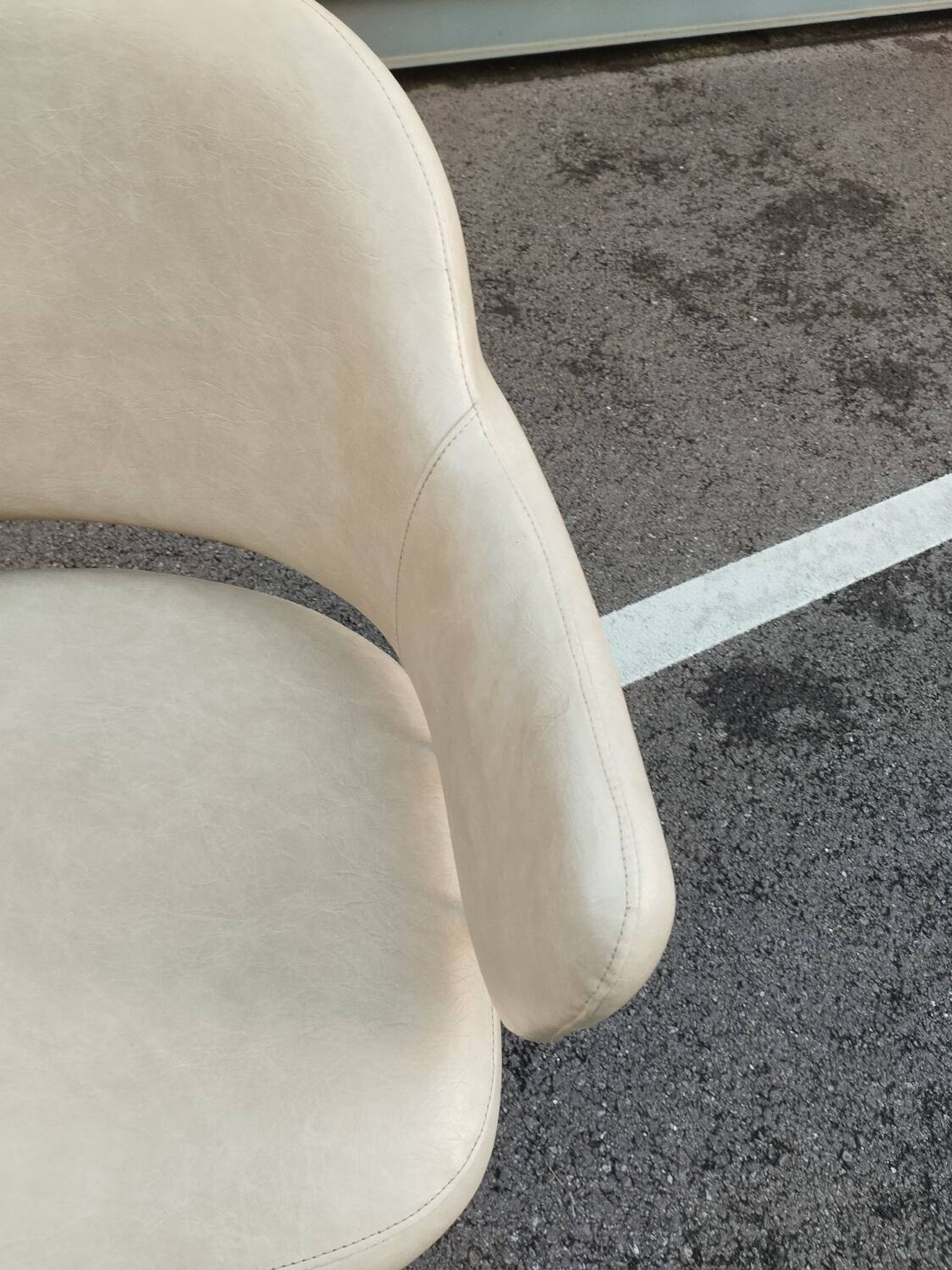 Paire de fauteuils anciens vintage