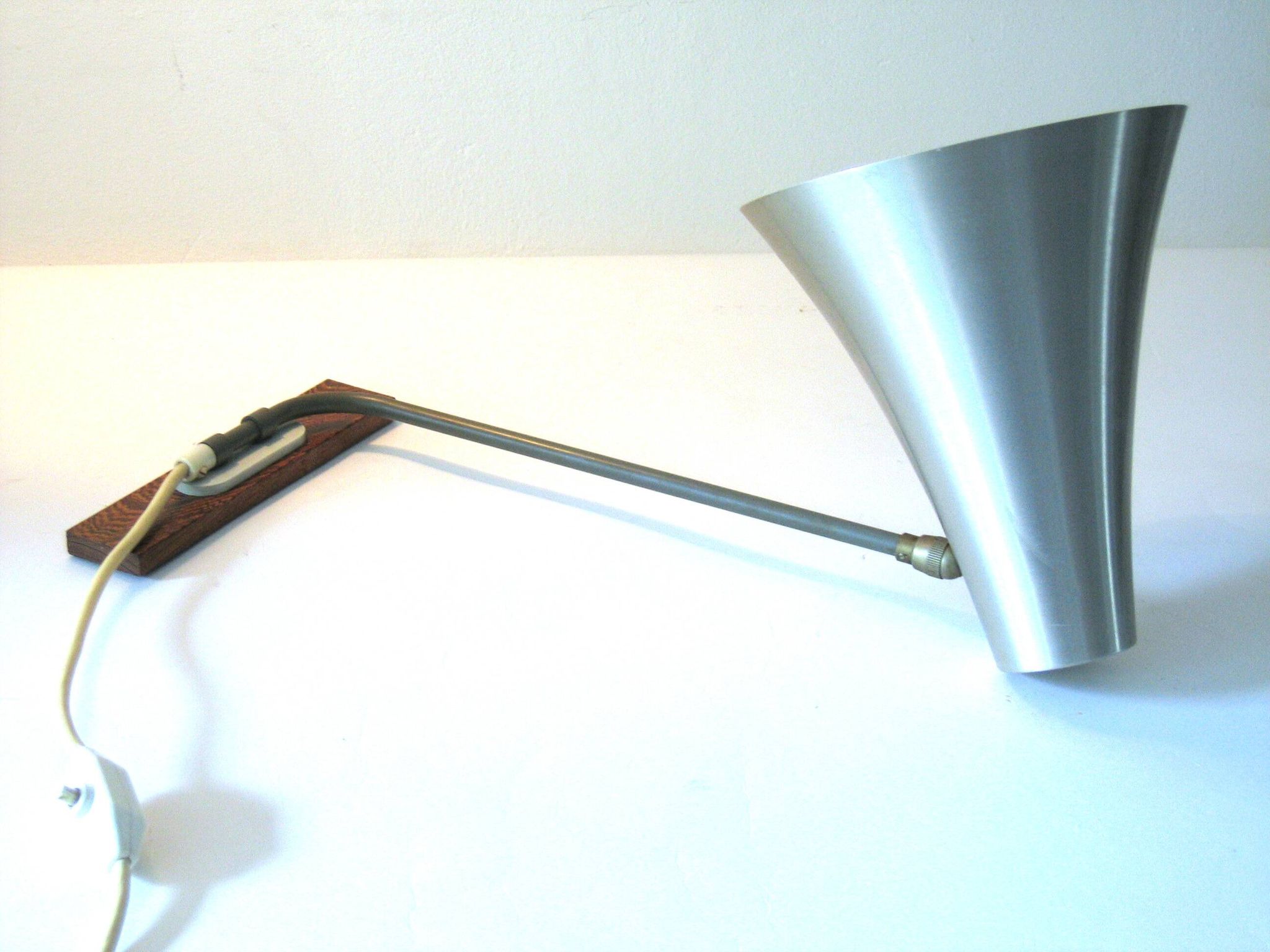 Lampe murale vintage Philips en aluminium des années cinquante