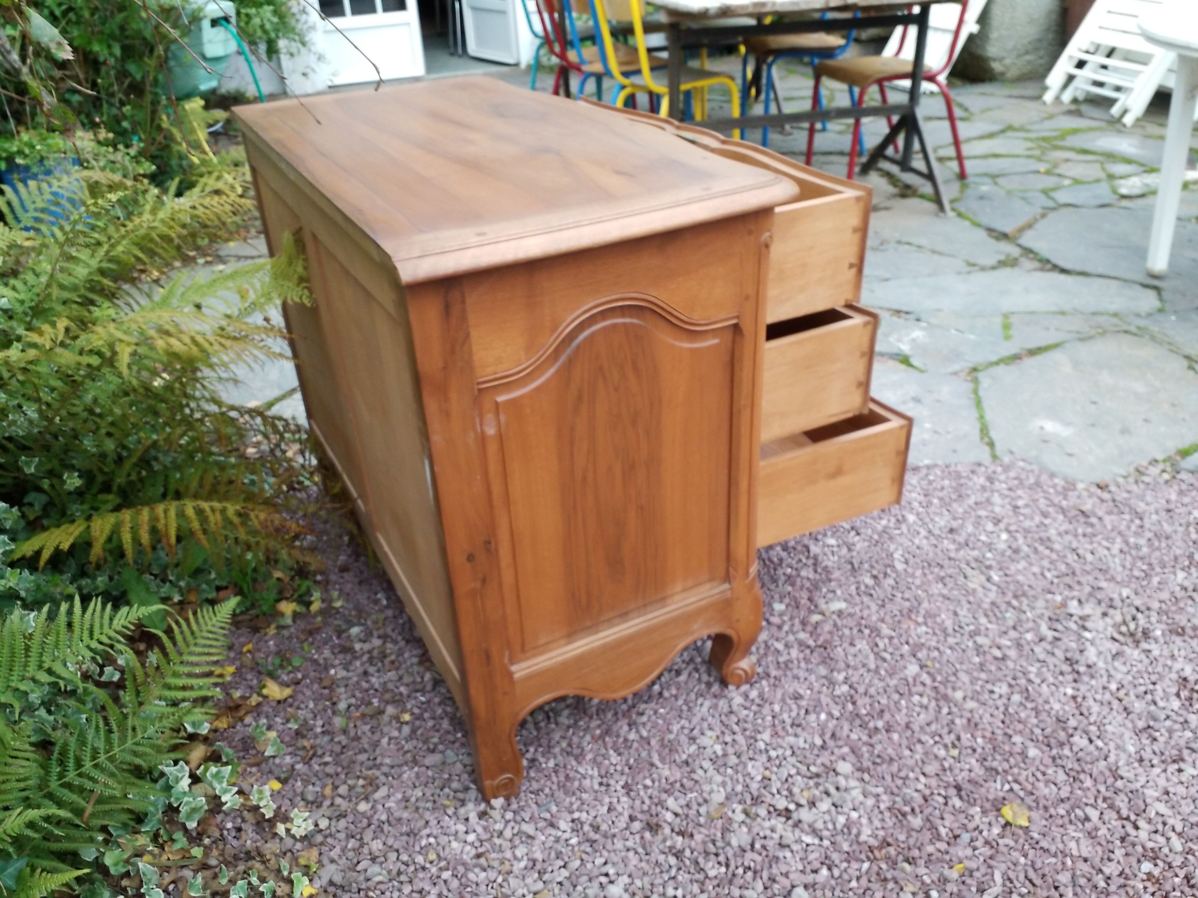 Cherry chest of drawers