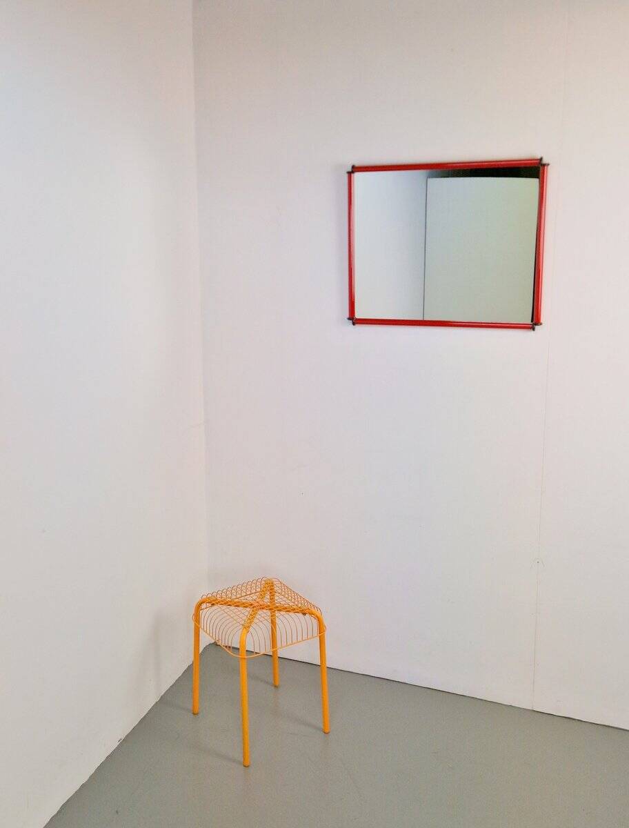 Miroir en cadre rouge postmoderne italien, années 1980