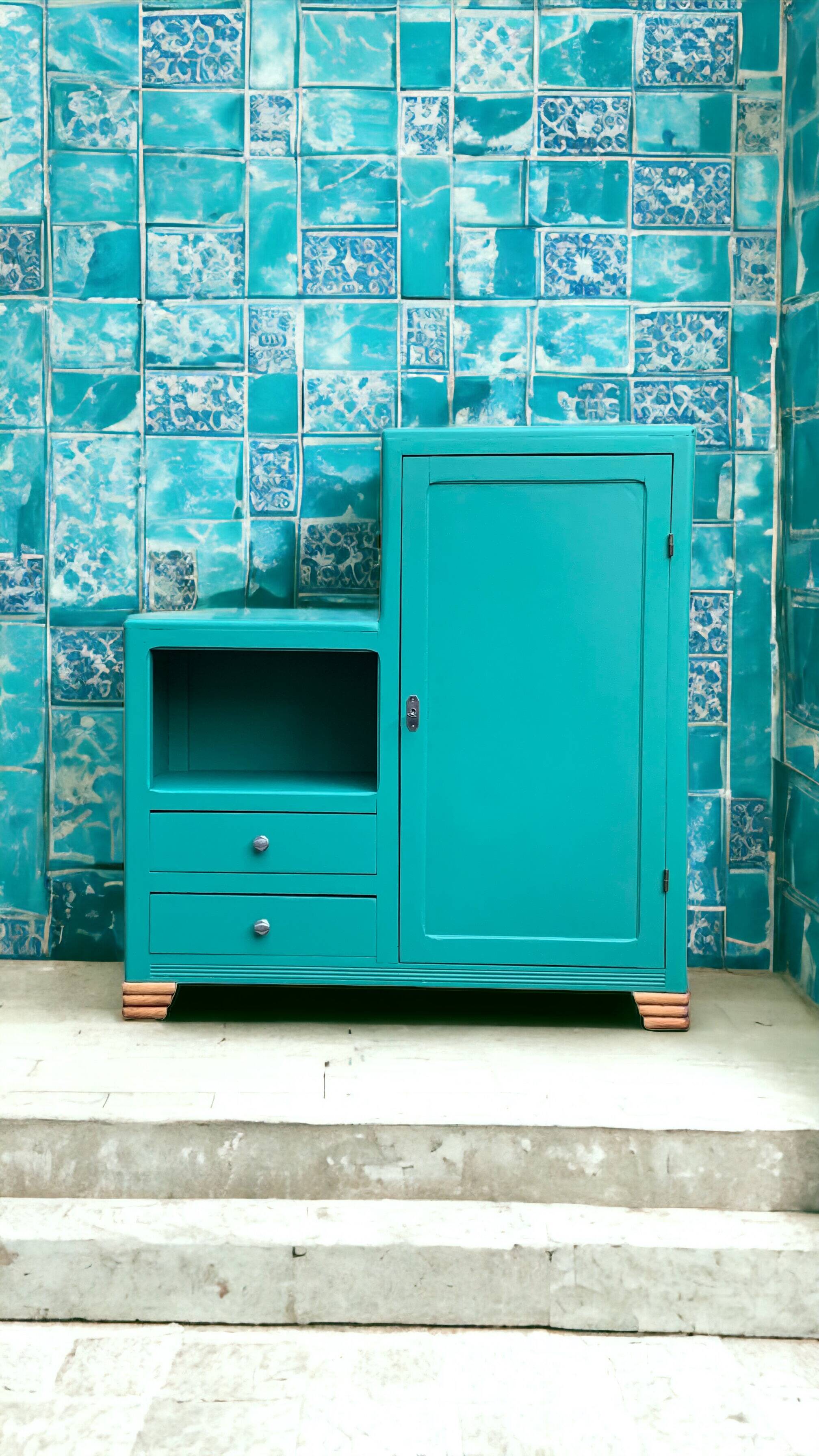 Asymmetrical Parisian wardrobe 1930