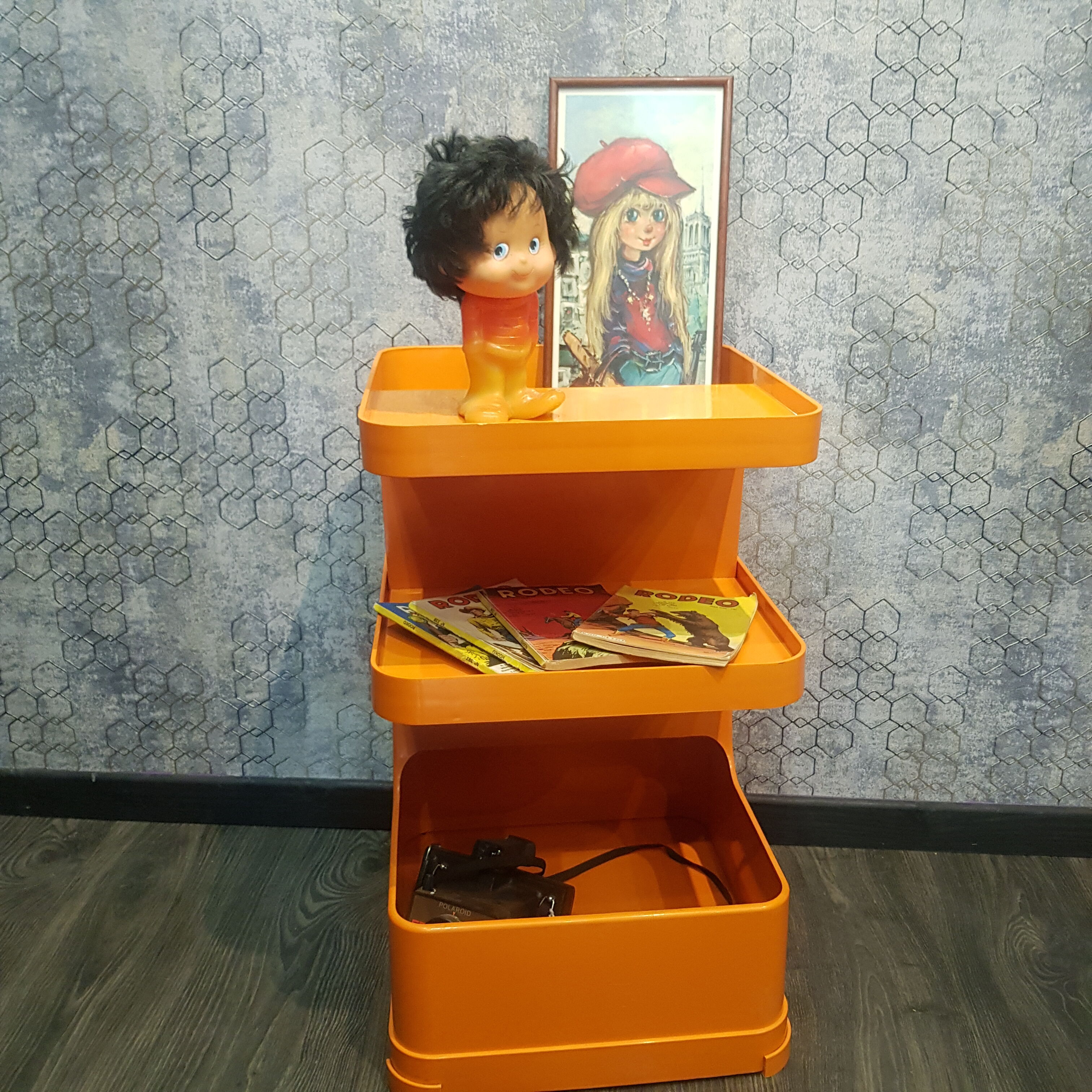 Bedside box 70s orange