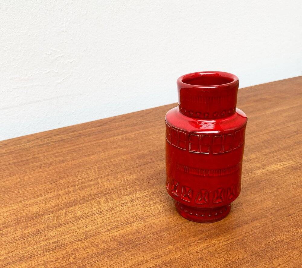 Red pottery vase Rimini Italian from the mid-century by Aldo Londi for Bitossi, 1960s.