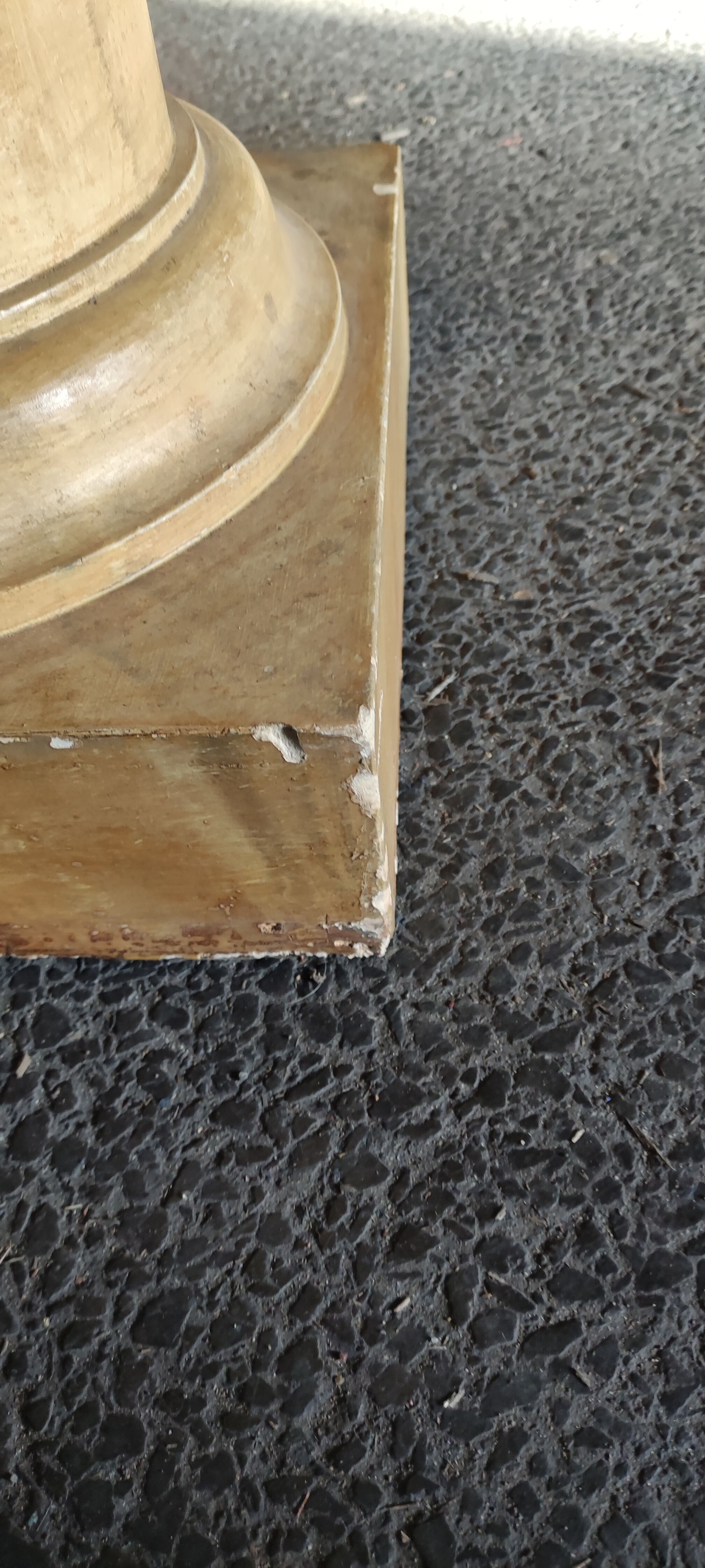 Terracotta column and decorative plaster