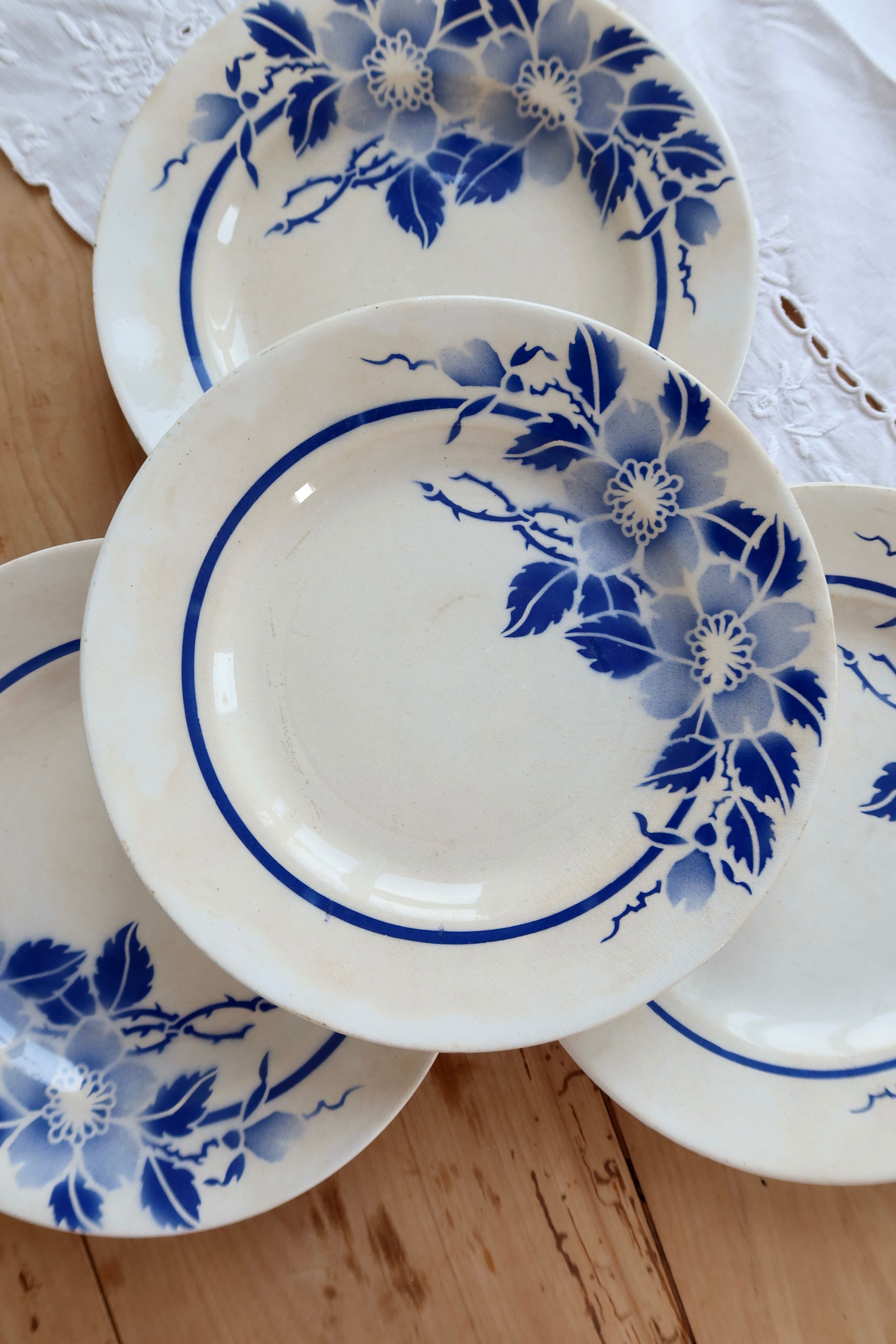 4 assiettes plates vintage terre de fer Églantine - Moulin des Loups