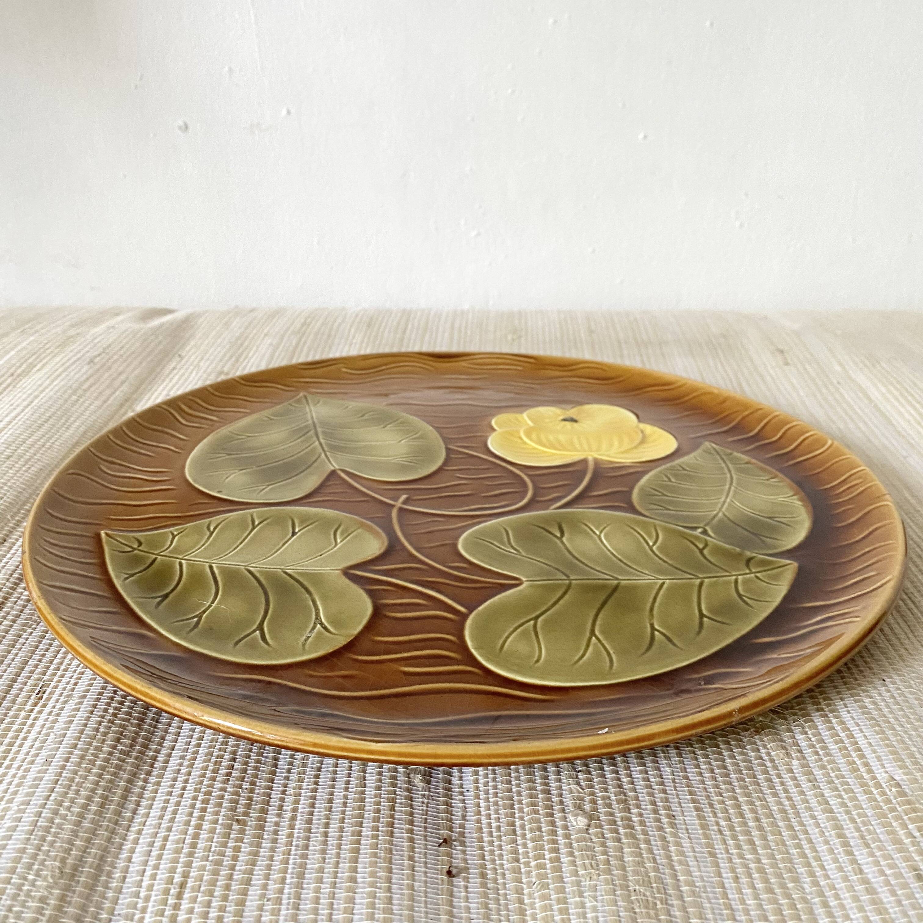 Sarreguemines Water Lily slip dish