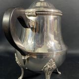 Théière en métal argenté ercuis décor frise de rang perles style louis xvi