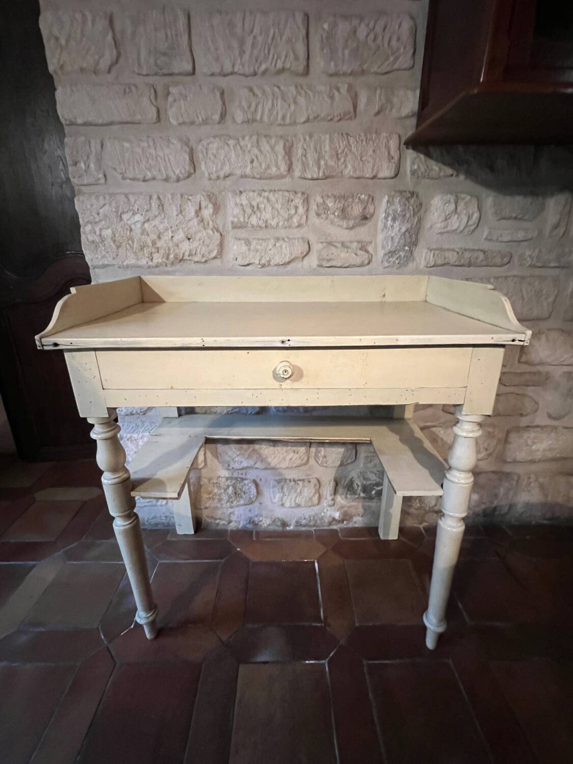 Antique patinated dressing table furniture